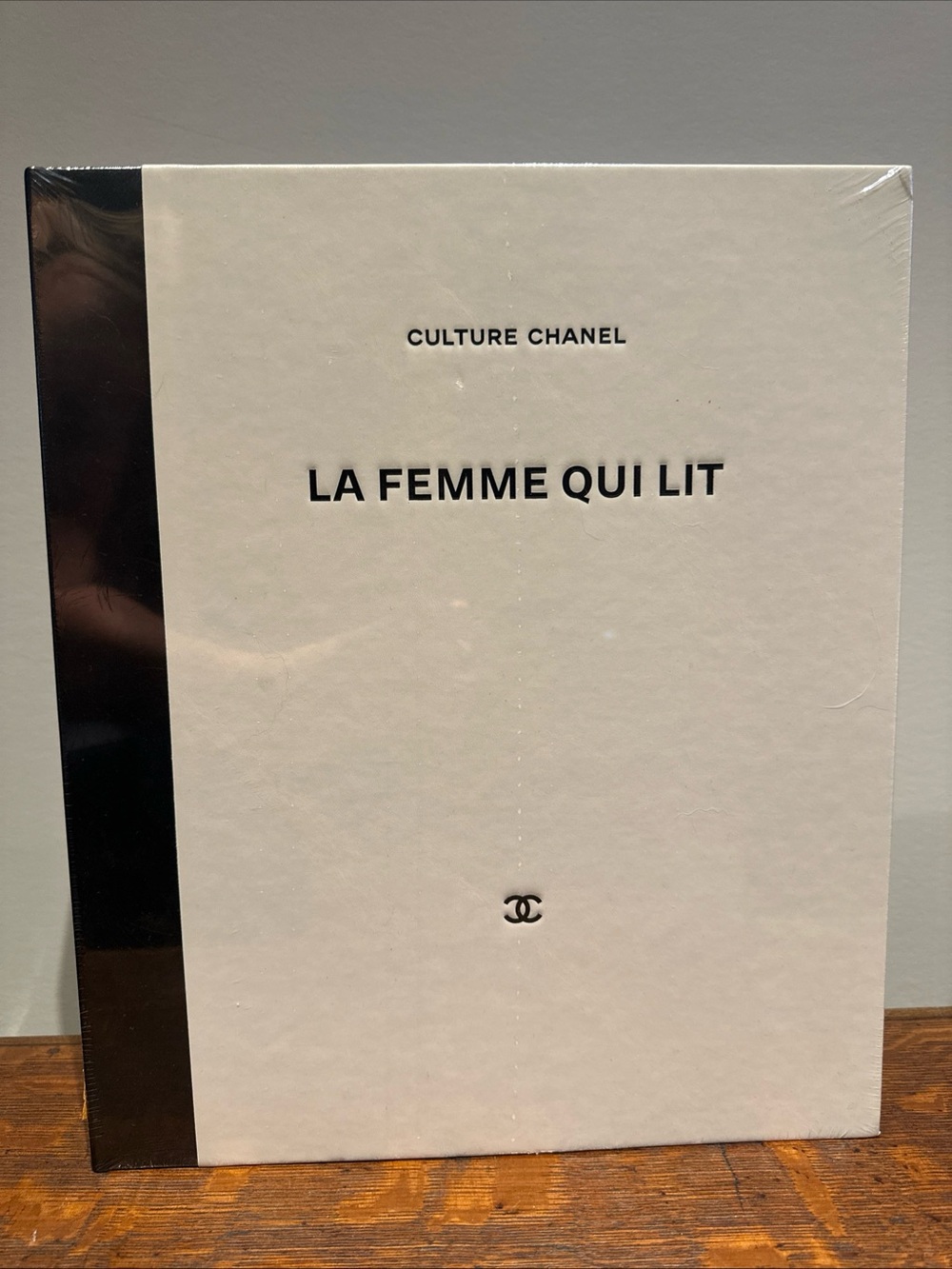 CHANEL: LA FEMME QUI LIT SEALED & UNOPENED coffe table book, out of print RARE
